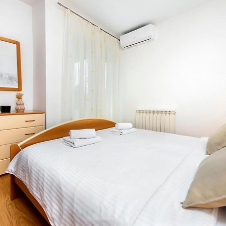 Apartments Sandra Rovinj Bagian luar foto