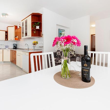 Apartments Sandra Rovinj Bagian luar foto