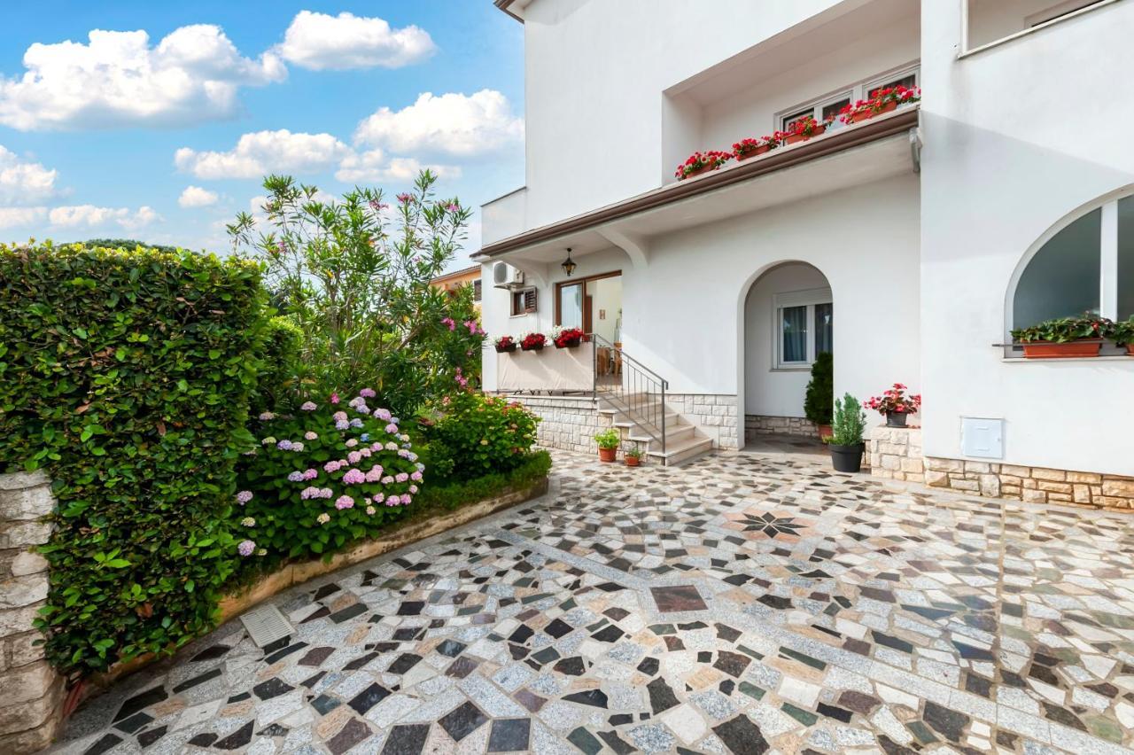 Apartments Sandra Rovinj Bagian luar foto