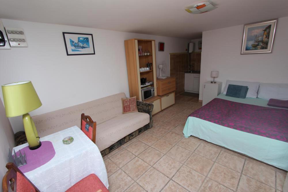 Apartments Sandra Rovinj Ruang foto