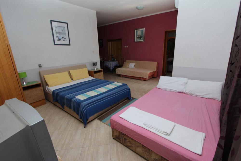 Apartments Sandra Rovinj Ruang foto