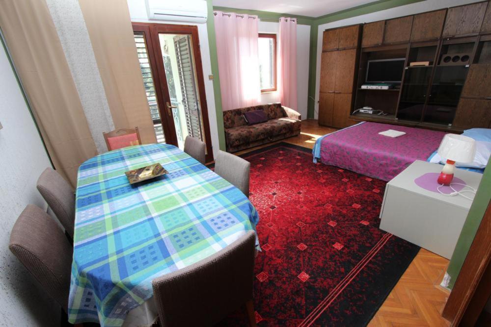 Apartments Sandra Rovinj Ruang foto