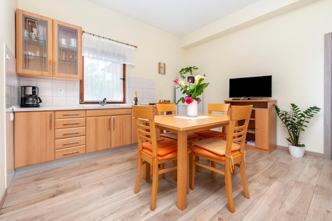 Apartments Sandra Rovinj Bagian luar foto