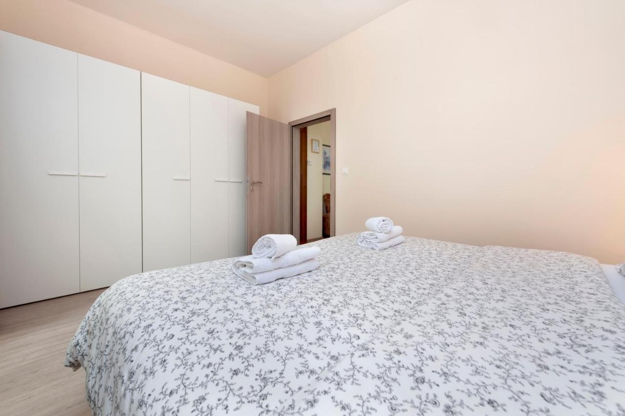 Apartments Sandra Rovinj Bagian luar foto