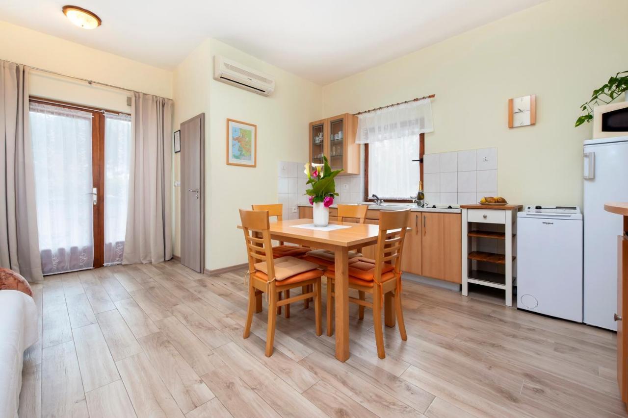 Apartments Sandra Rovinj Bagian luar foto