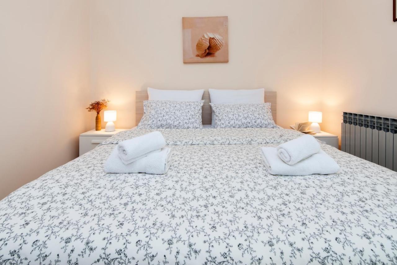 Apartments Sandra Rovinj Bagian luar foto