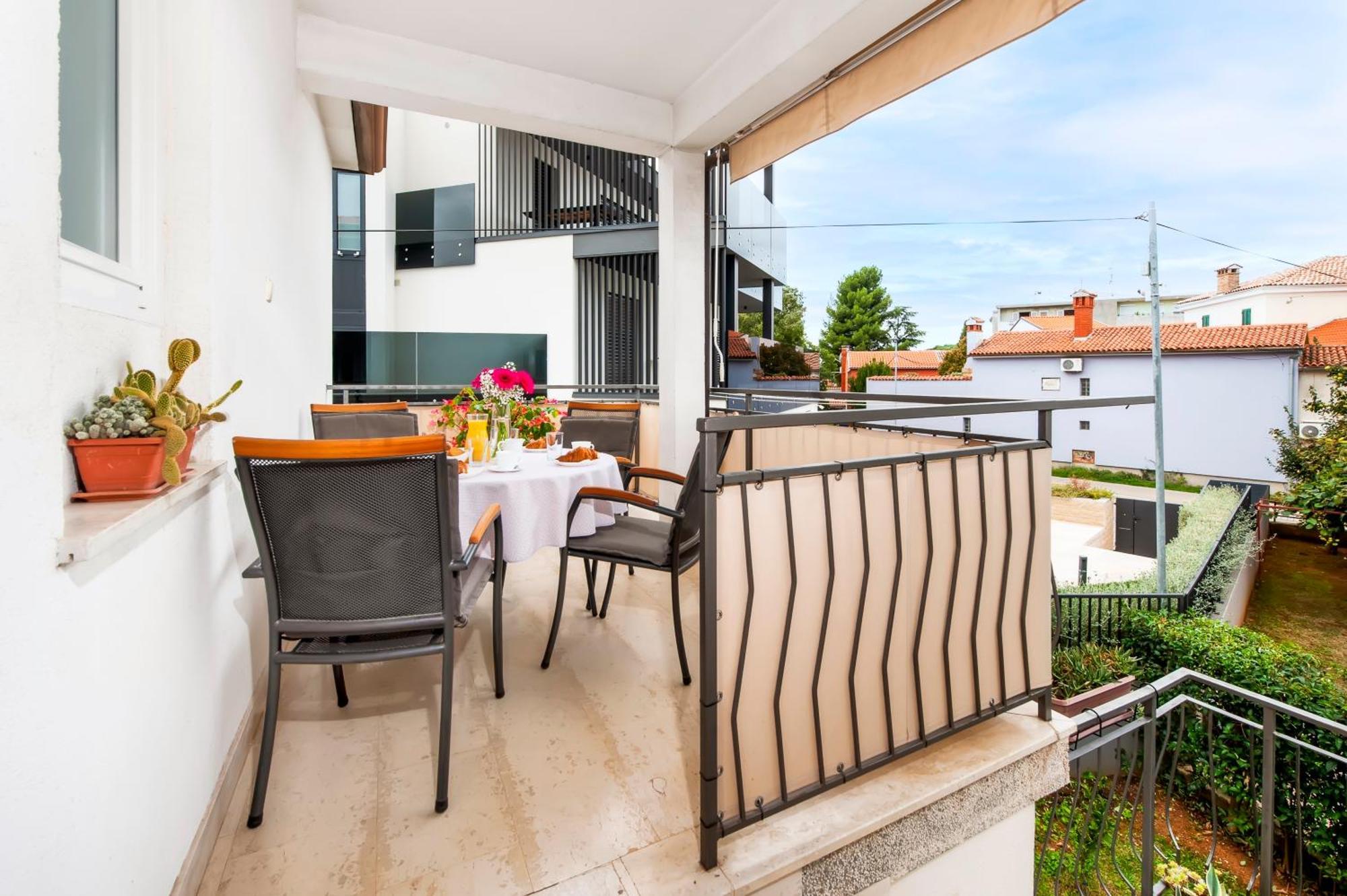Apartments Sandra Rovinj Bagian luar foto