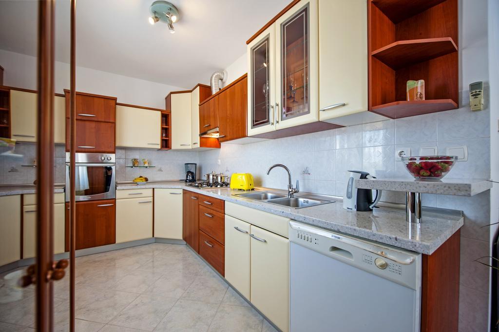 Apartments Sandra Rovinj Bagian luar foto