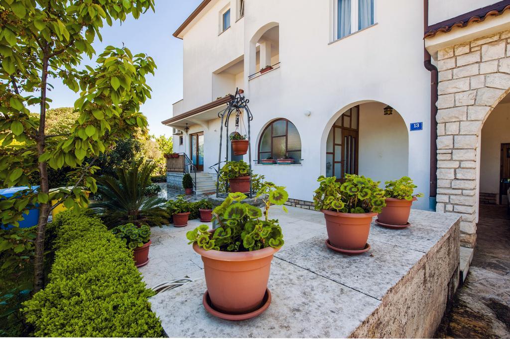 Apartments Sandra Rovinj Bagian luar foto